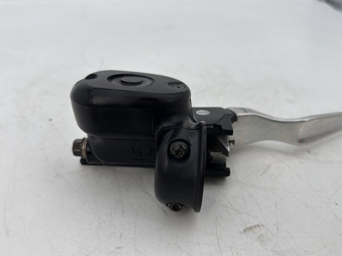 2006 Harley Sportster XL883C 883 Custom OEM Front Right Brake Lever Master Cylinder
