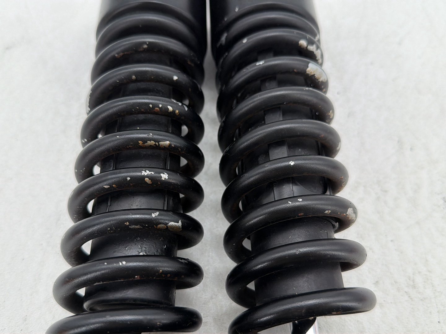 2009 Harley Dyna Street Bob FXDB OEM Rear Left Right Shock Absorbers 13"