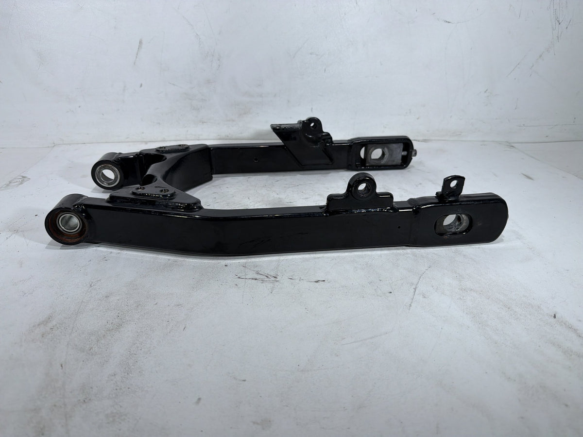 2012 Harley Dyna Fat Bob FXDF 103 OEM Rear Fork Swingarm Swing Arm
