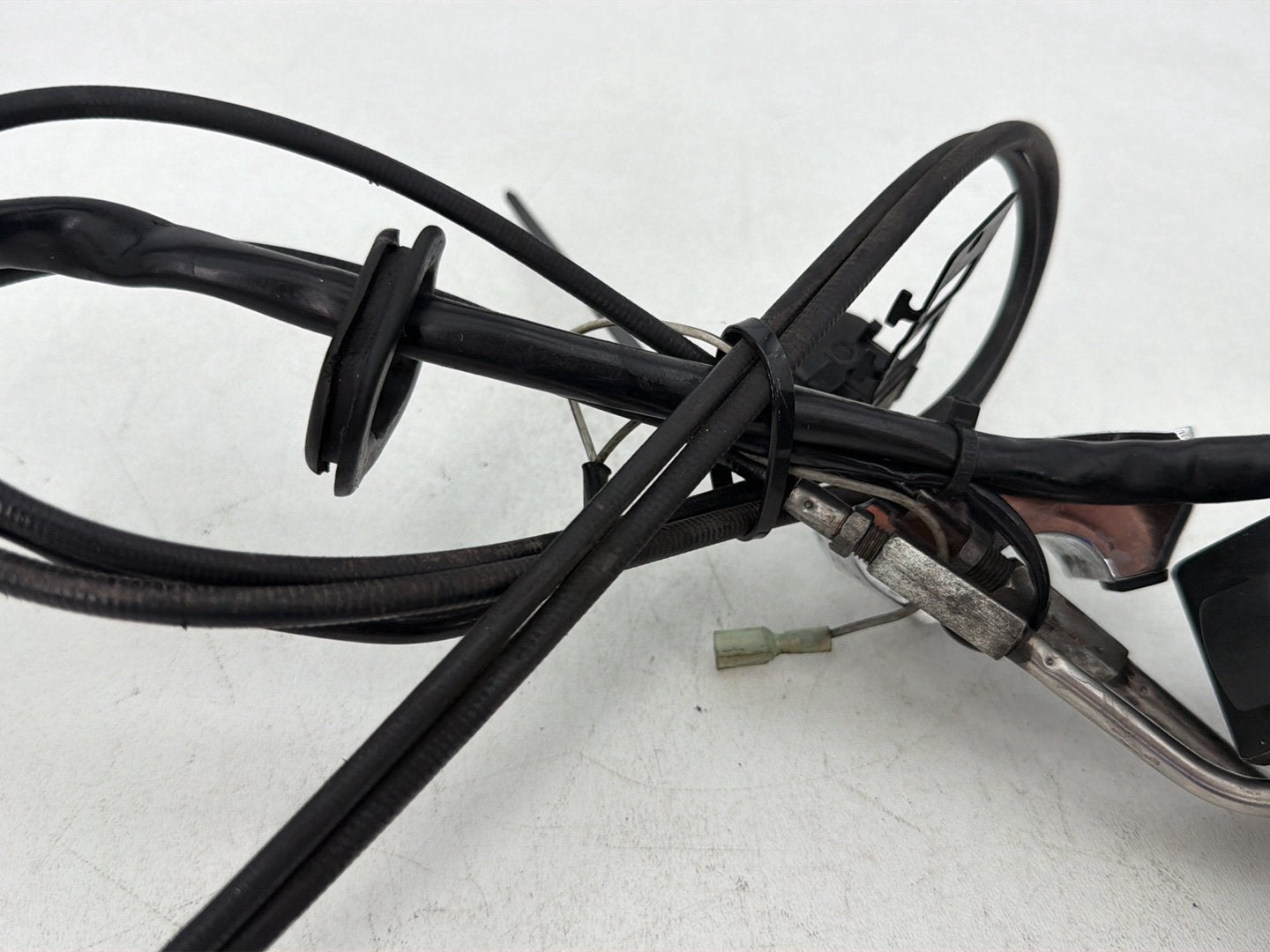 1984 - 1998 Harley-Davidson Touring Electra Glide Classic Right Engine Start Kill Switches Controls 71589-92