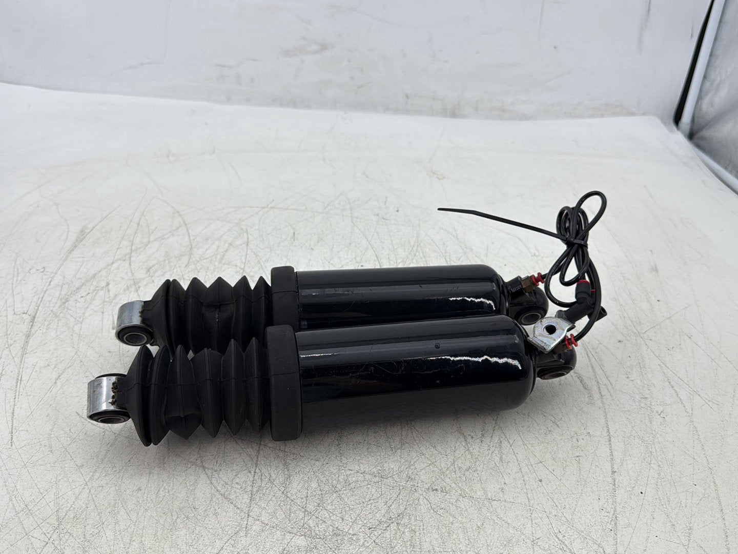 2011 Harley Street Glide Touring FLHX OEM Rear Left Right Shock Absorbers