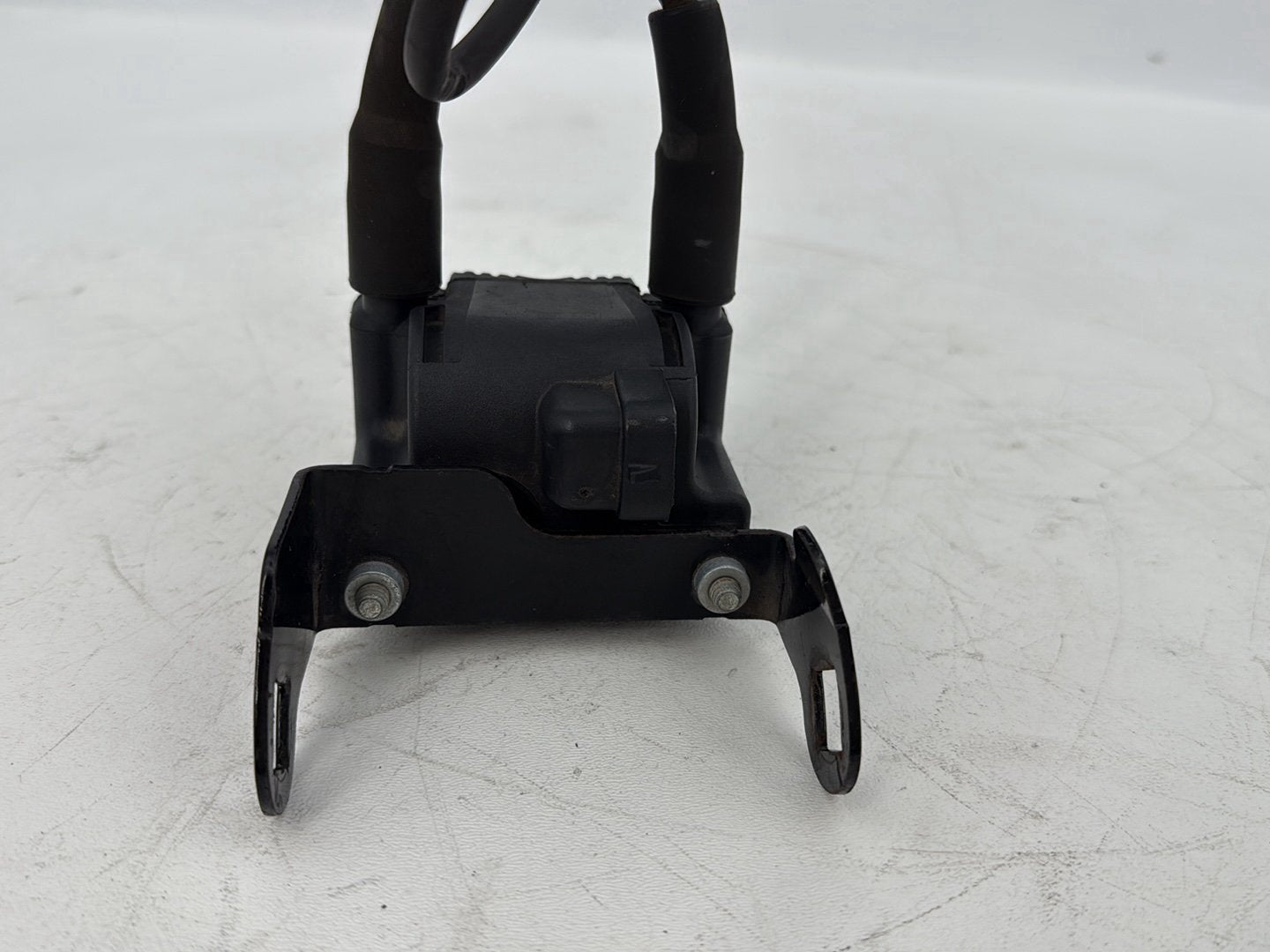2007 - 2012 Harley-Davidson Touring Electra Glide Ultra Ignition Coil Spark Plugs Cable w/ Bracket
