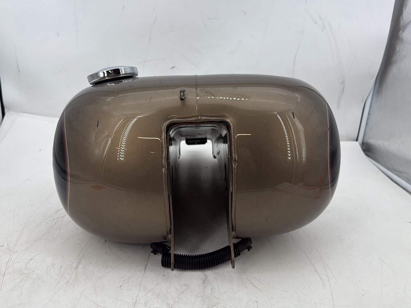 2005 Harley Heritage Softail Classic OEM Fuel Gas Tank Gasoline Reservoir DENTED
