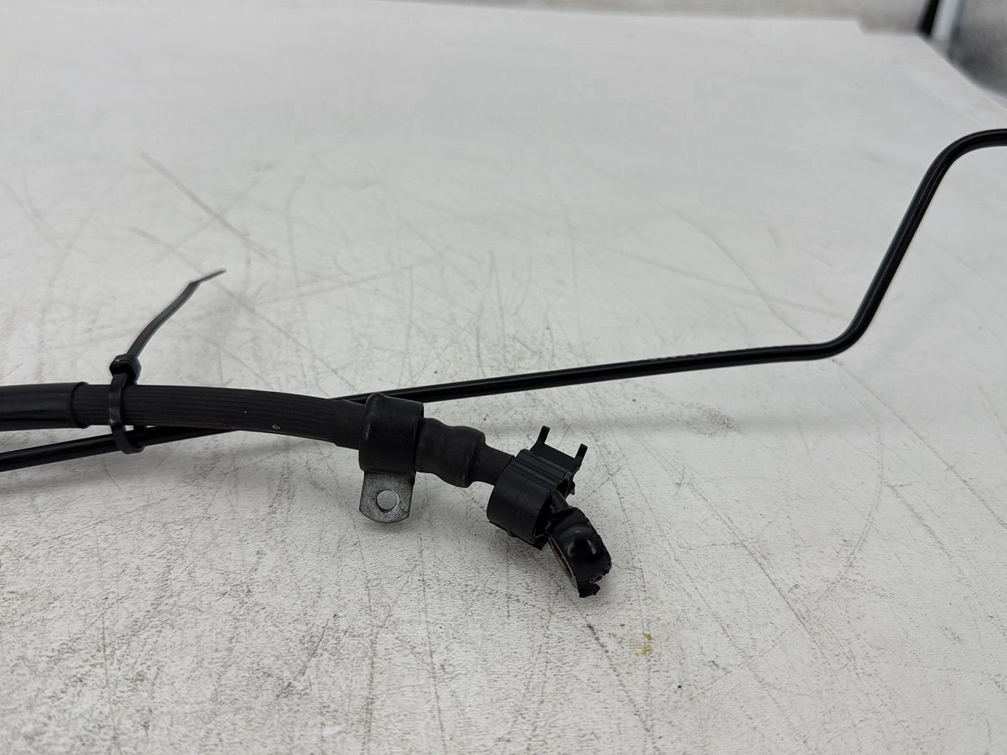 2005 Harley Electra Glide Touring Ultra FLHTCUI OEM Rear Brake Hose Line Pipe