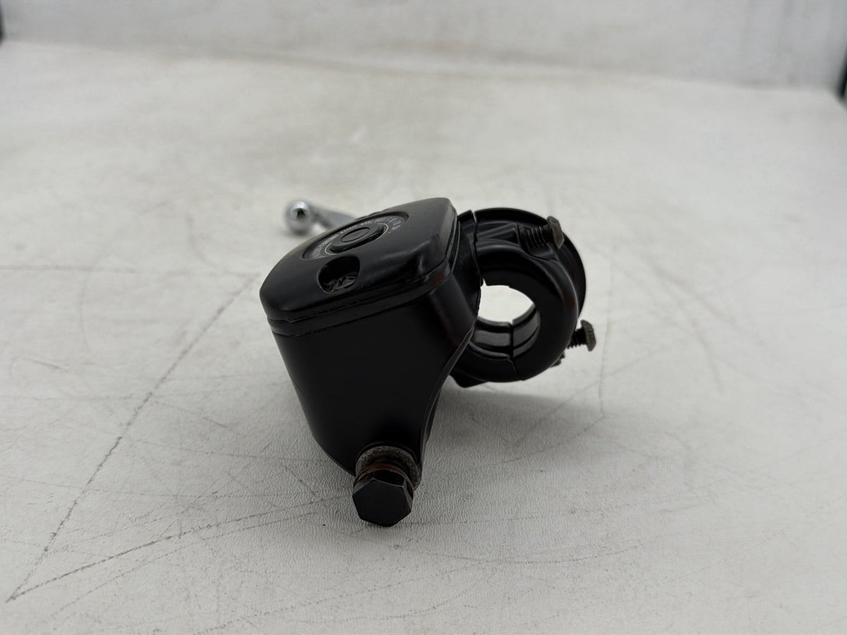 2005 Harley Softail Fat Boy FLSTF OEM Front Right Brake Lever Master Cylinder