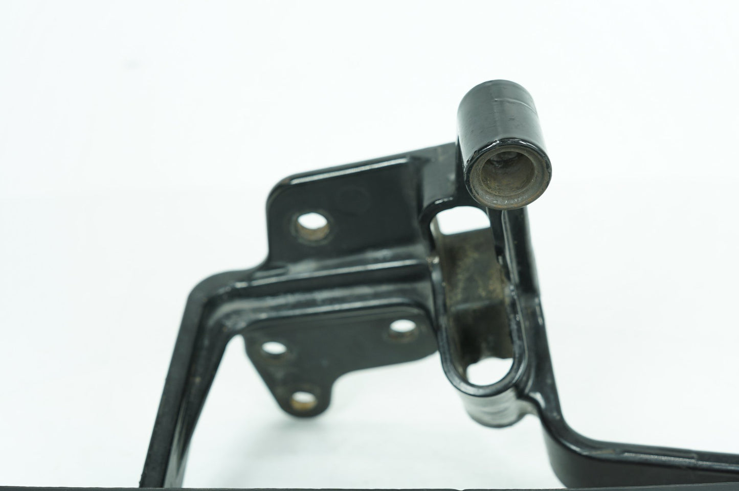 1999 - 2006 Harley-Davidson Softail Fat Boy Left Driver 1 Floorboard Foot Rest  	33630-00A