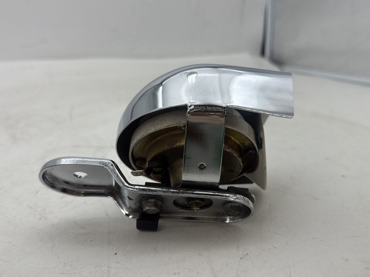 1995 Harley Touring FLHTCI Electra Glide Classic OEM Horn Signal Klaxon Chrome Cover