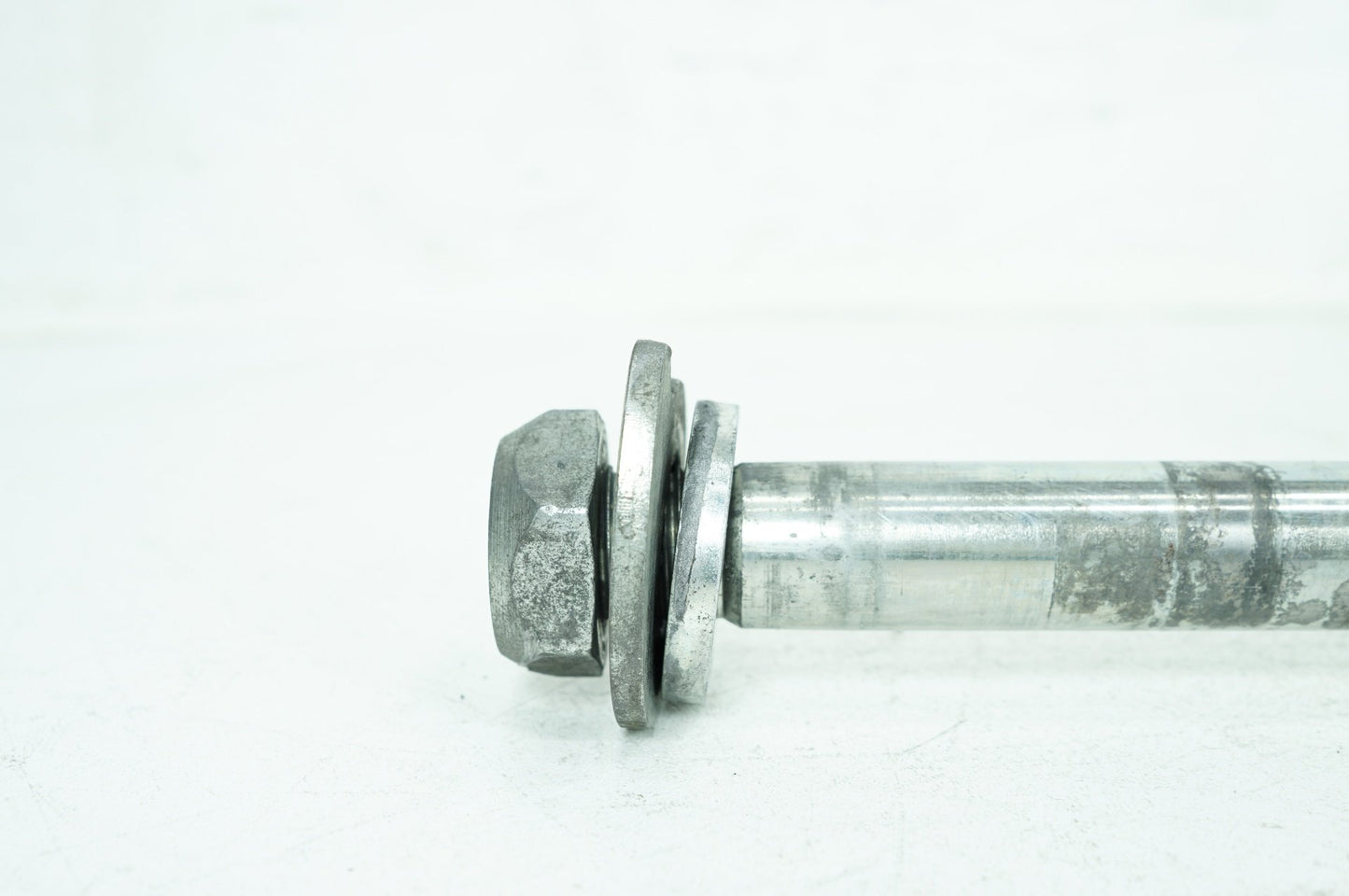 2007 - 2016 Harley-Davidson Touring CVO Electra Screamin Eagle Rear Wheel Axle Bolt Shaft 41056-09