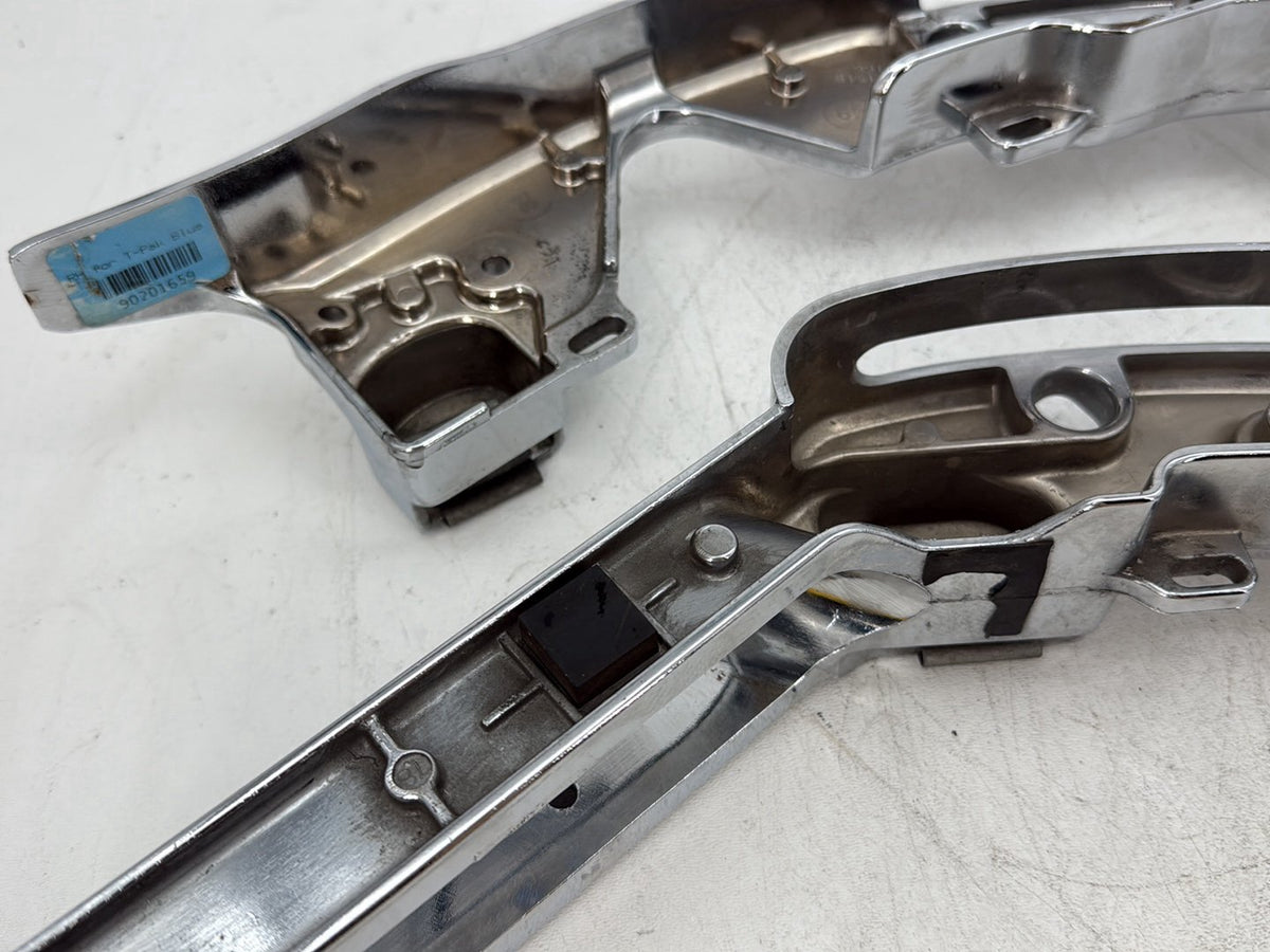18 Harley Electra Glide Touring OEM Left Right Saddlebag Fender Struts Brackets