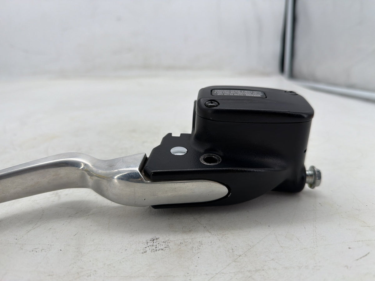 2020 Harley Softail Standard FXST OEM Front Right Brake Lever Master Cylinder