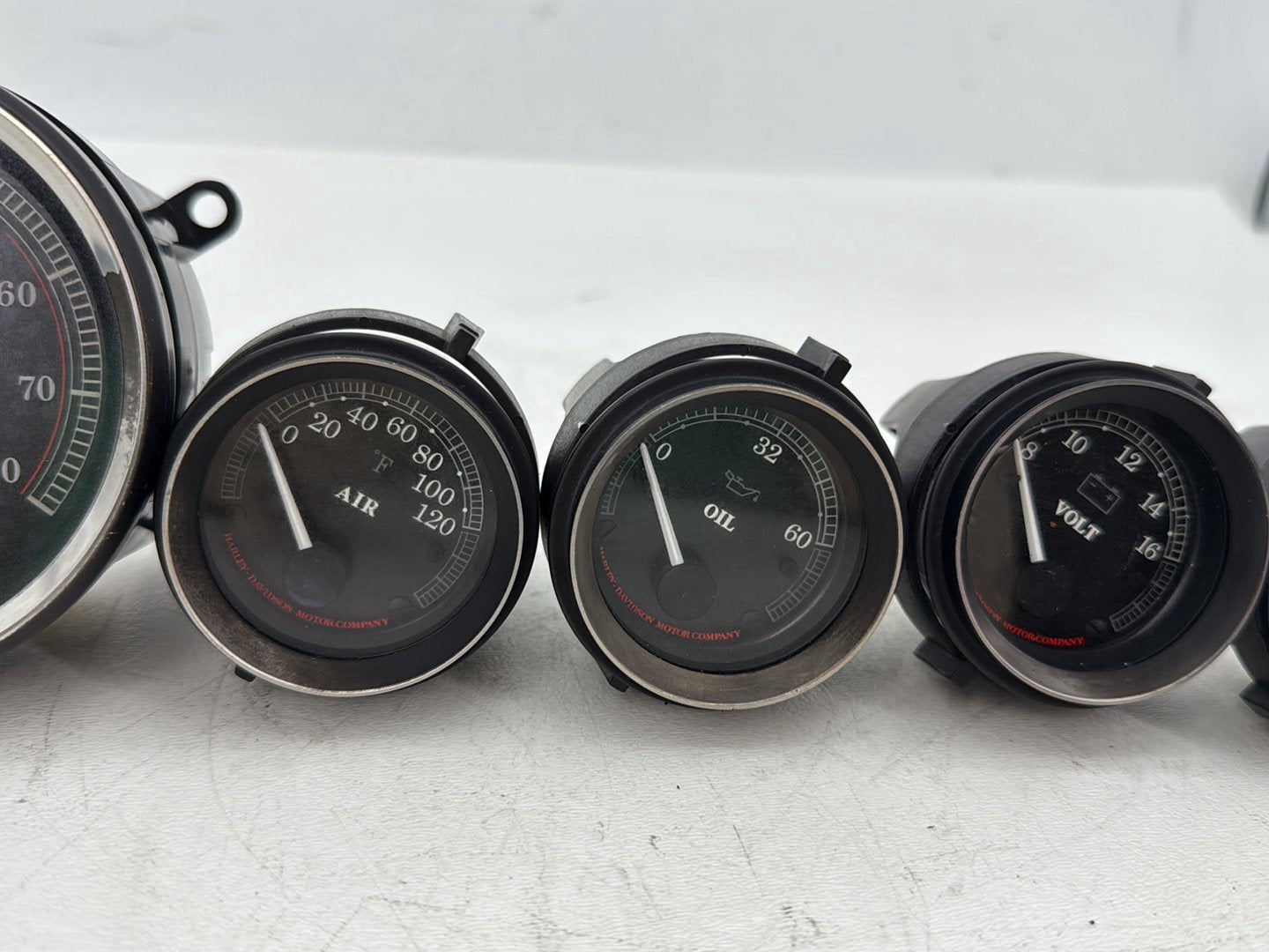 2008 Harley Touring FLHTCU Electra Glide Ultra OEM Air Oil Volt Fuel Tacho Speedo Gauges