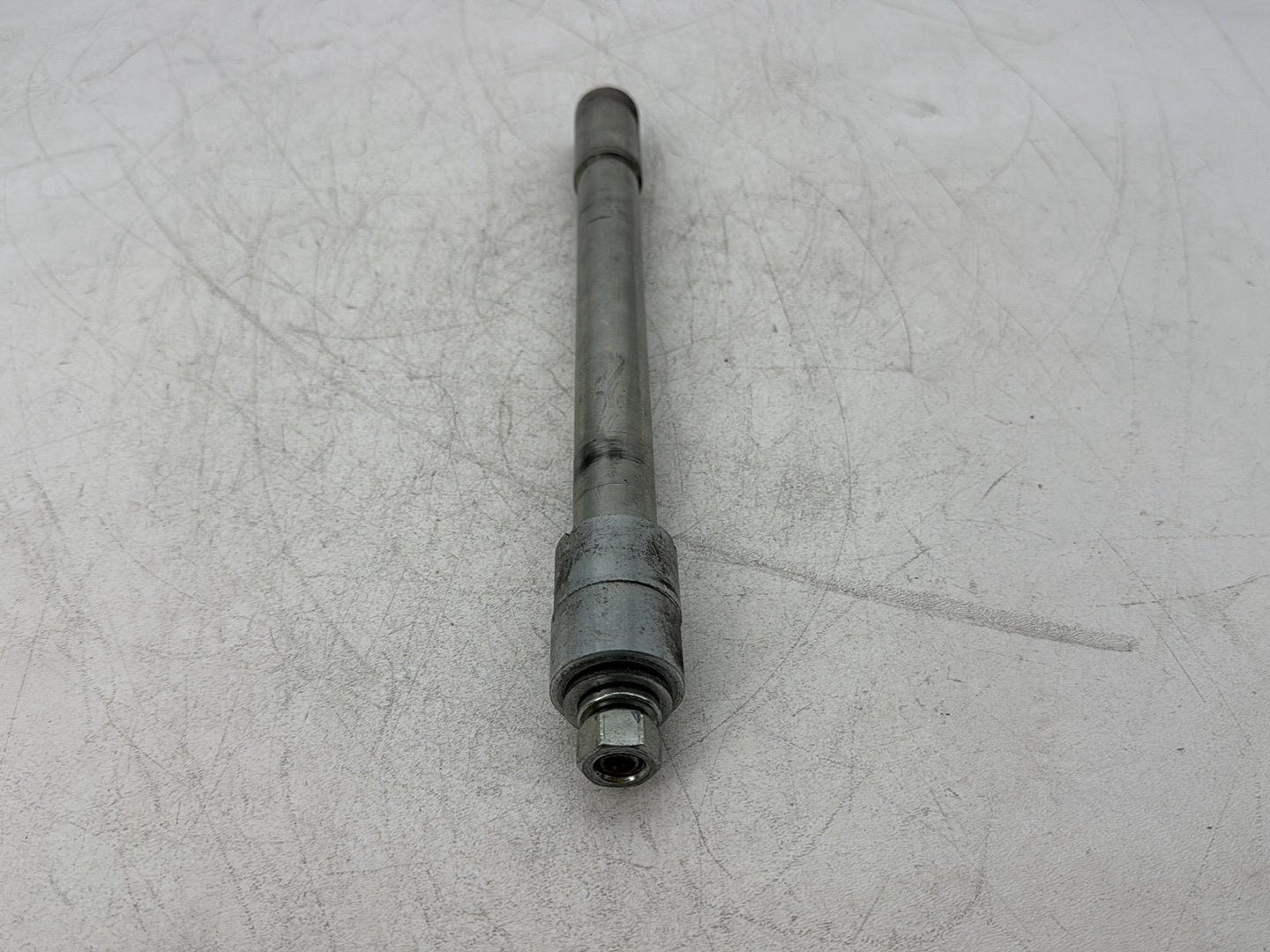 2005 Harley Electra Glide Touring Ultra FLHTCUI OEM Front Wheel Axle Bolt Shaft