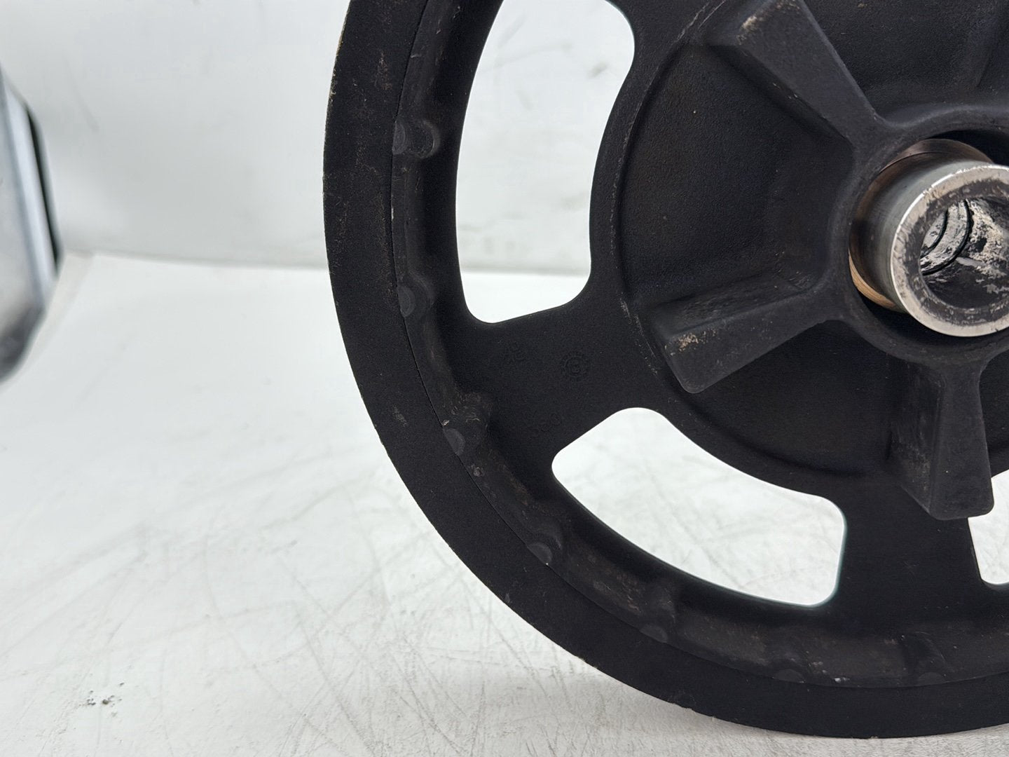 2010 Harley Street Glide Touring FLHX OEM Rear Driver Pulley Sprocket