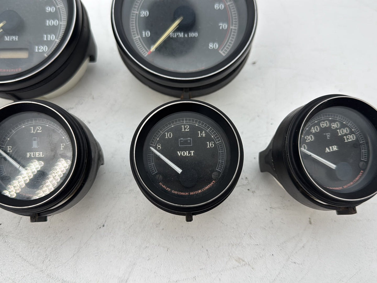 1999 - 2006 Harley-Davidson Touring Electra Glide Classic Air Oil Volt Fuel Tacho Speedo Gauges 60677-94A