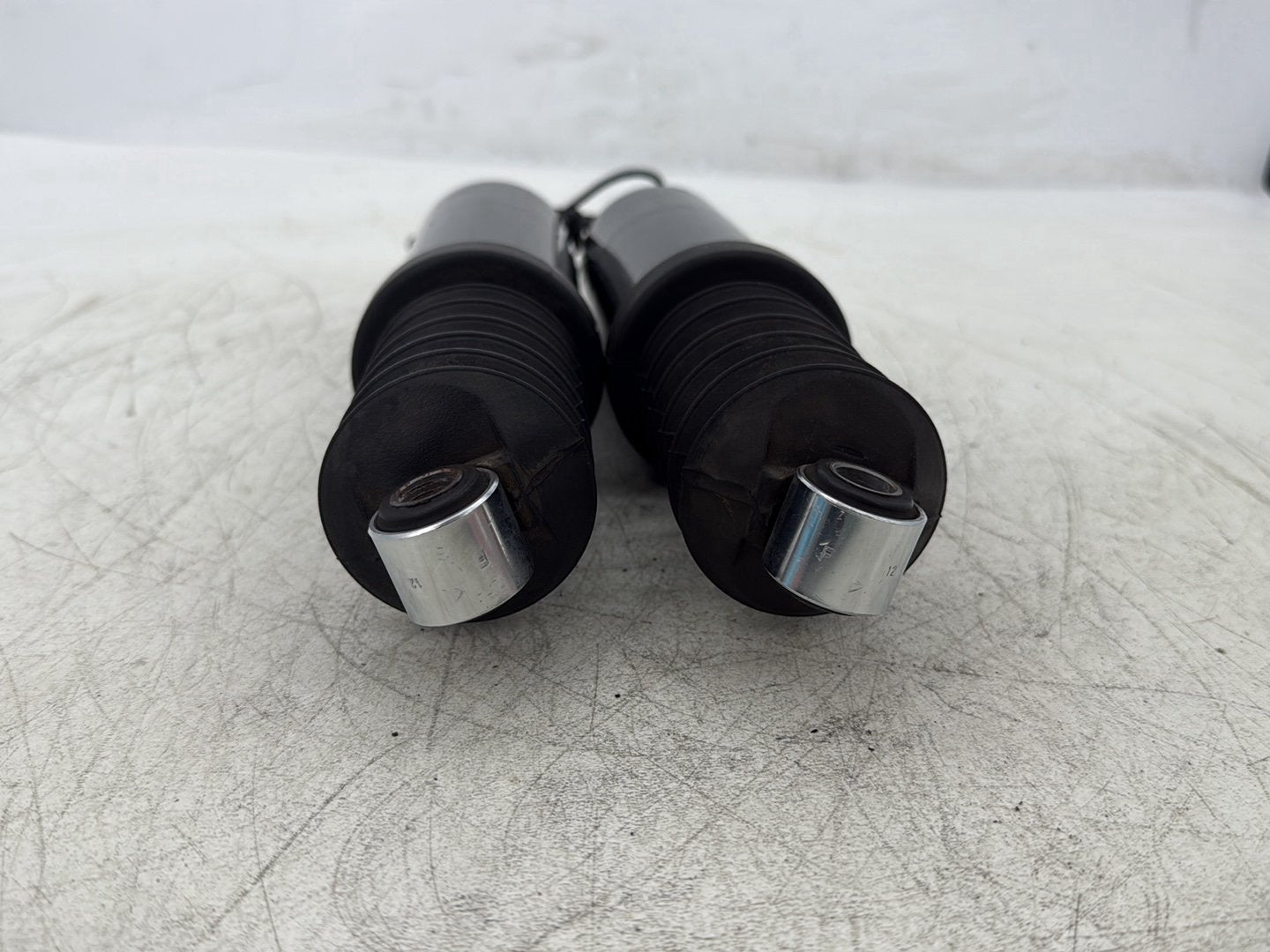 2016 Harley Road King Touring FLHR OEM Rear Left Right Shock Absorbers
