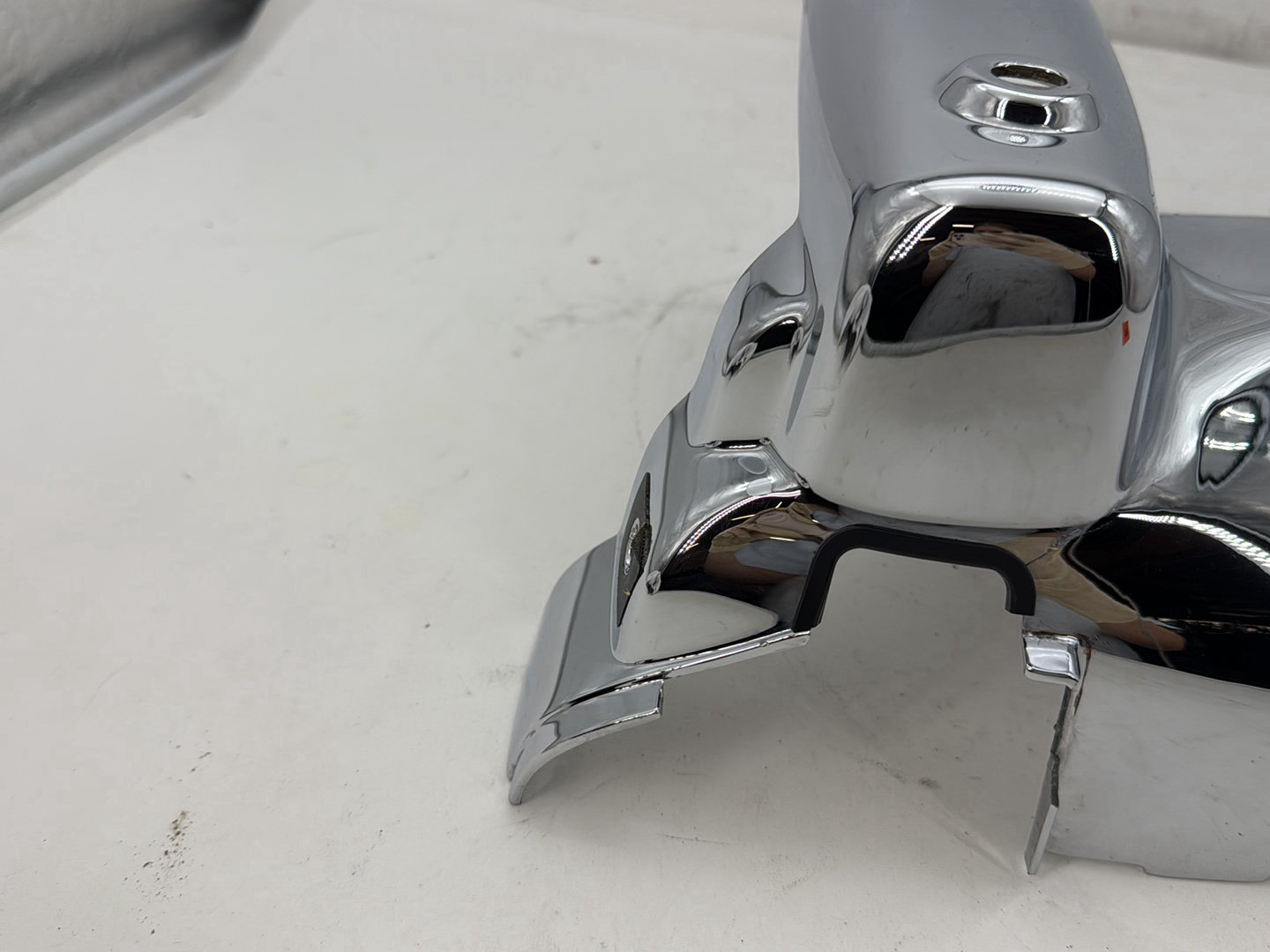 2006 Harley Road King Touring FLHRCI Classic OEM Left Headlamp 1 Nacelle Cover Cowl