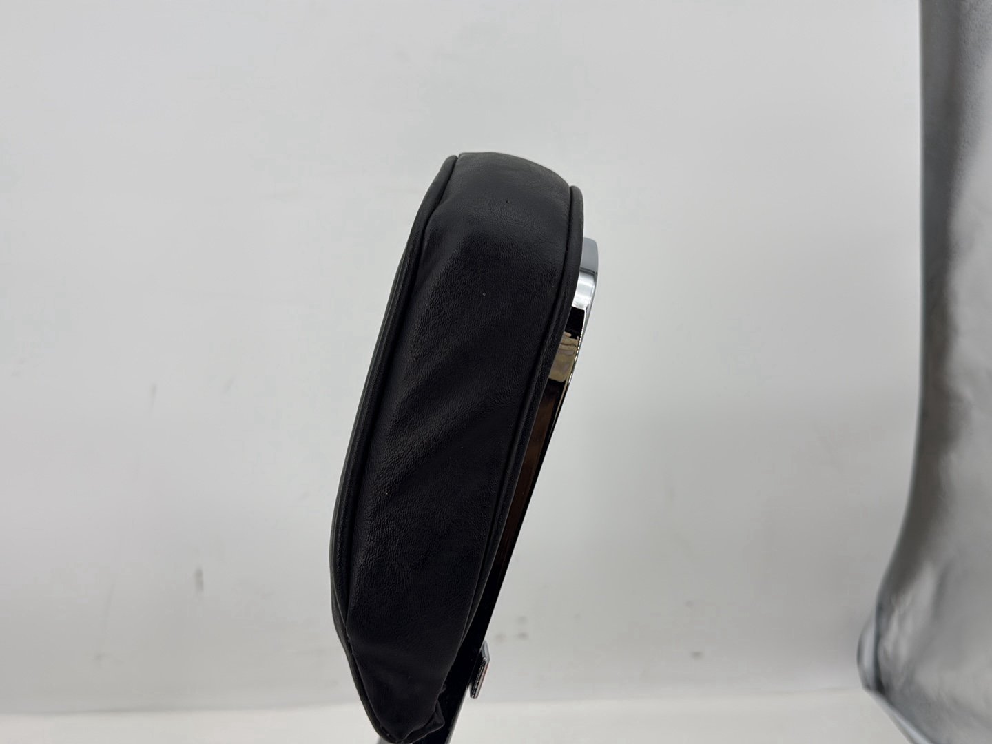 1999 - 2006 Harley-Davidson Softail Heritage Rear Sissy Bar w/ Backrest Cushion Pad 52731-00