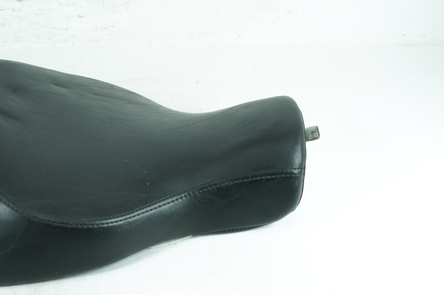 2004 - 2013 Harley-Davidson Sportster 1200 Low Rider Driver Solo Seat Pillion  	51532-07