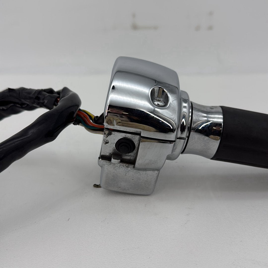 2007 - 2012 Harley-Davidson Touring Street Glide Left Turn Signal Headlight Switches Controls 71682-06