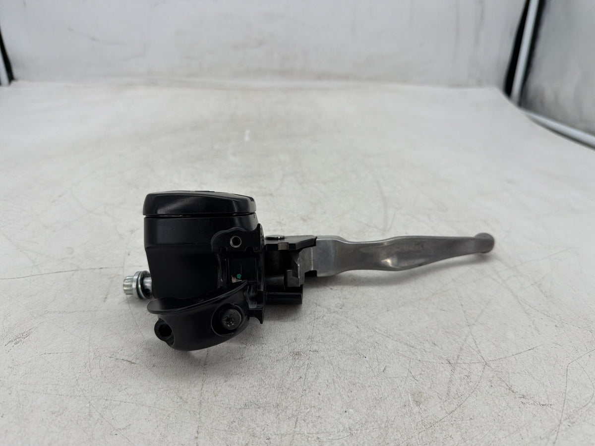 17 Harley Dyna Street Bob OEM Front Right Brake Lever Master Cylinder 9/16" bore