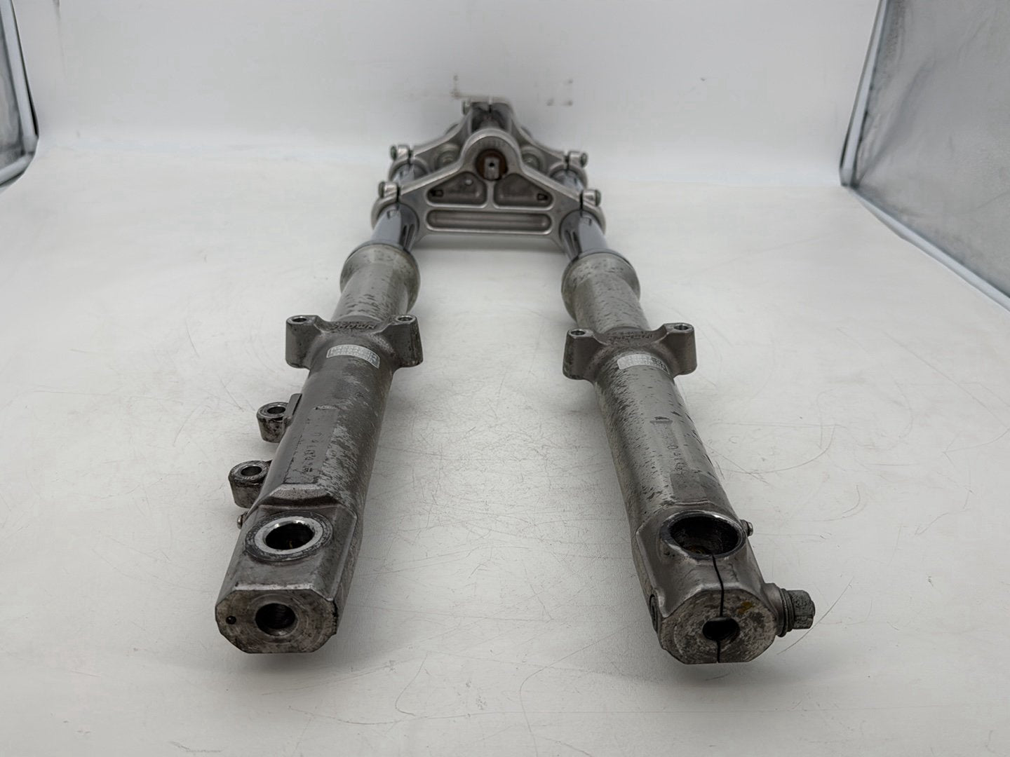 1999 - 2006 Harley-Davidson Dyna Super Glide Front Triple Tree Set & LH RH Fork Legs Sliders 45739-87 , 46076-04
