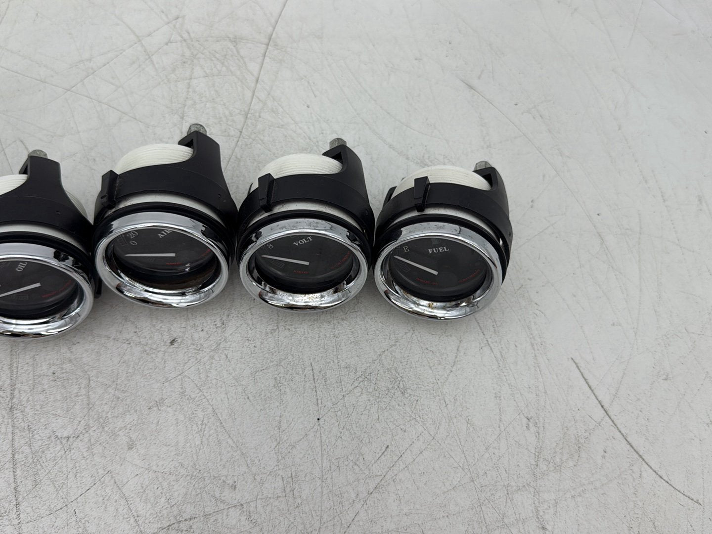 2006 Harley Electra Glide Touring Classic FLHTCI OEM Air Oil Volt Fuel Tacho Speedo Gauges