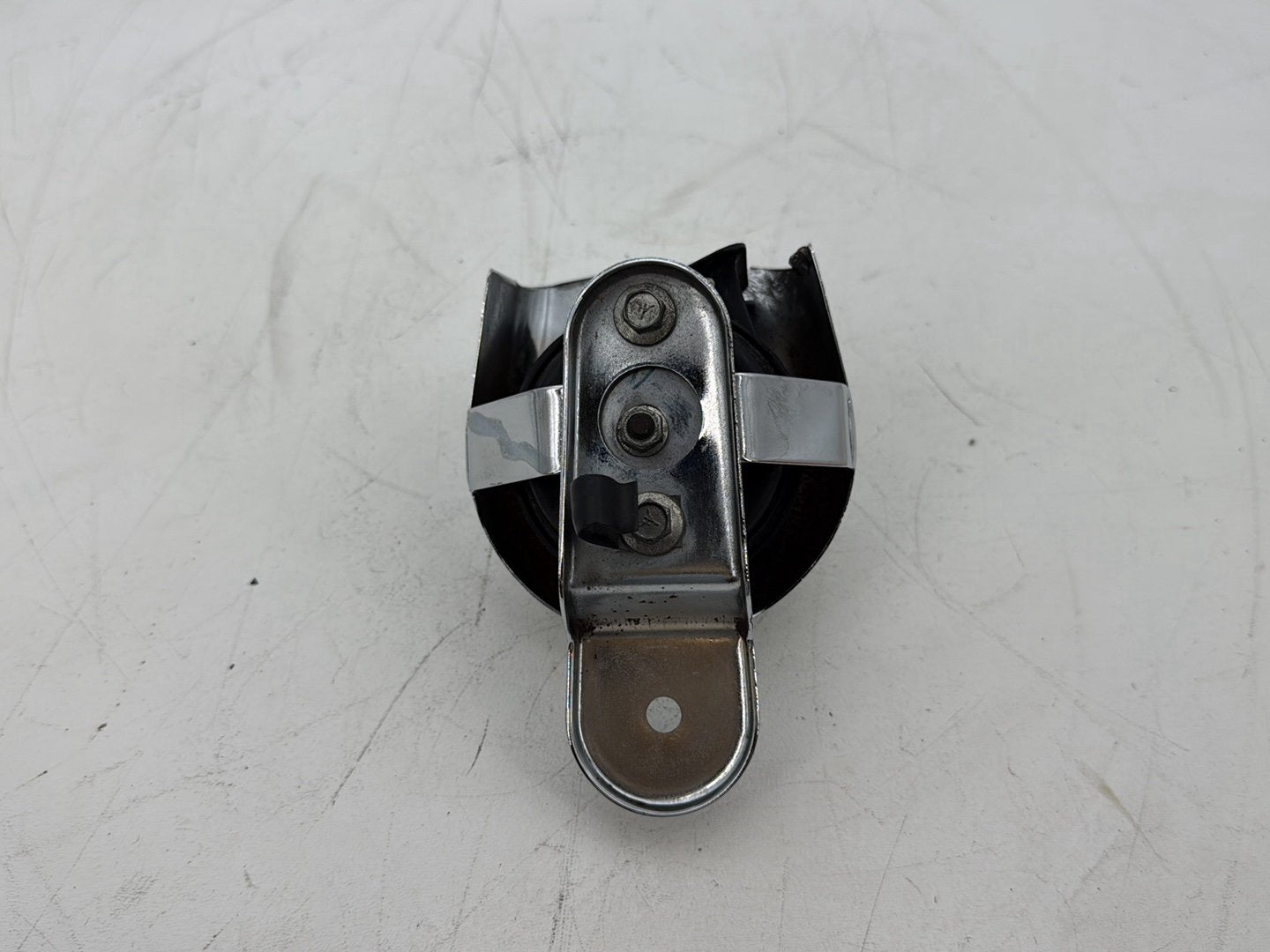 2011 Harley Electra Glide Ultra FLHTK OEM Horn Signal Klaxon Chrome Cover