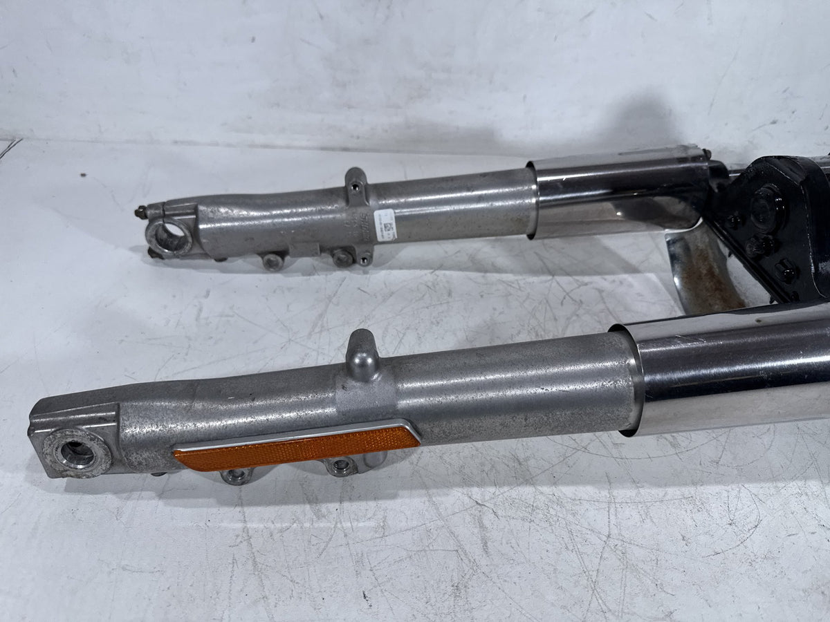 2012 Harley Electra Glide Touring Ultra OEM Front Triple Tree Set & LH RH Fork Legs Sliders