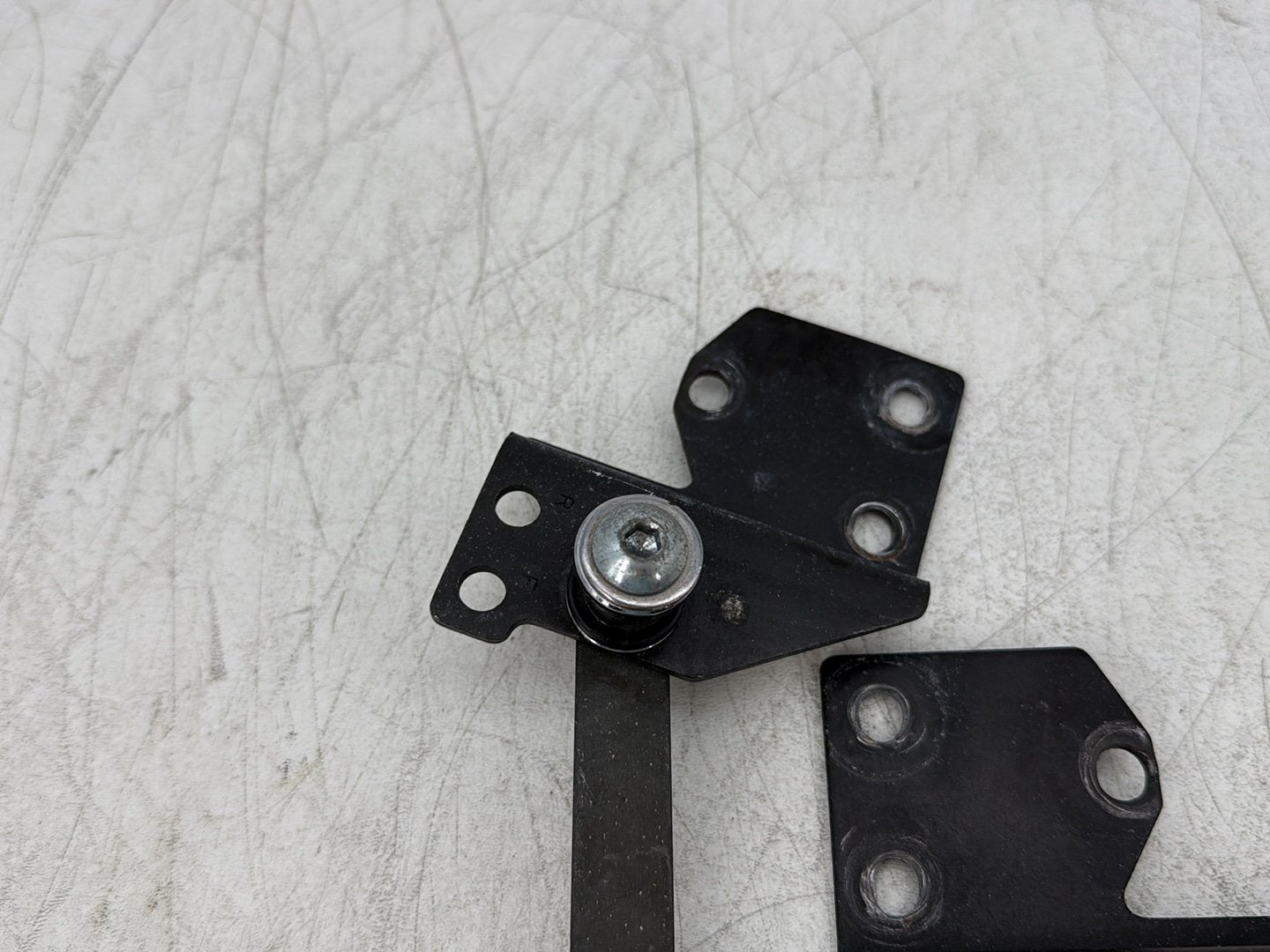 2004 Harley Road King Touring Custom FLHRSI OEM Rear Left & Right Fender Support Bracket