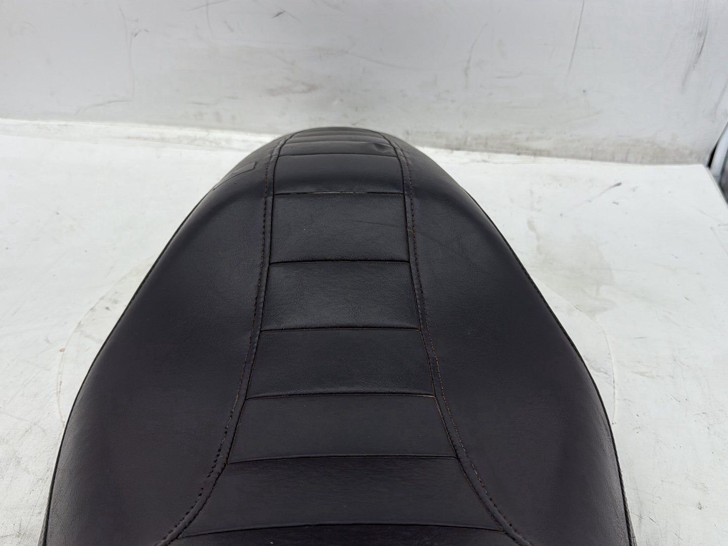 2006 Harley Dyna Super Glide Custom FXDCI OEM Passenger Rider Driver Seat Saddle