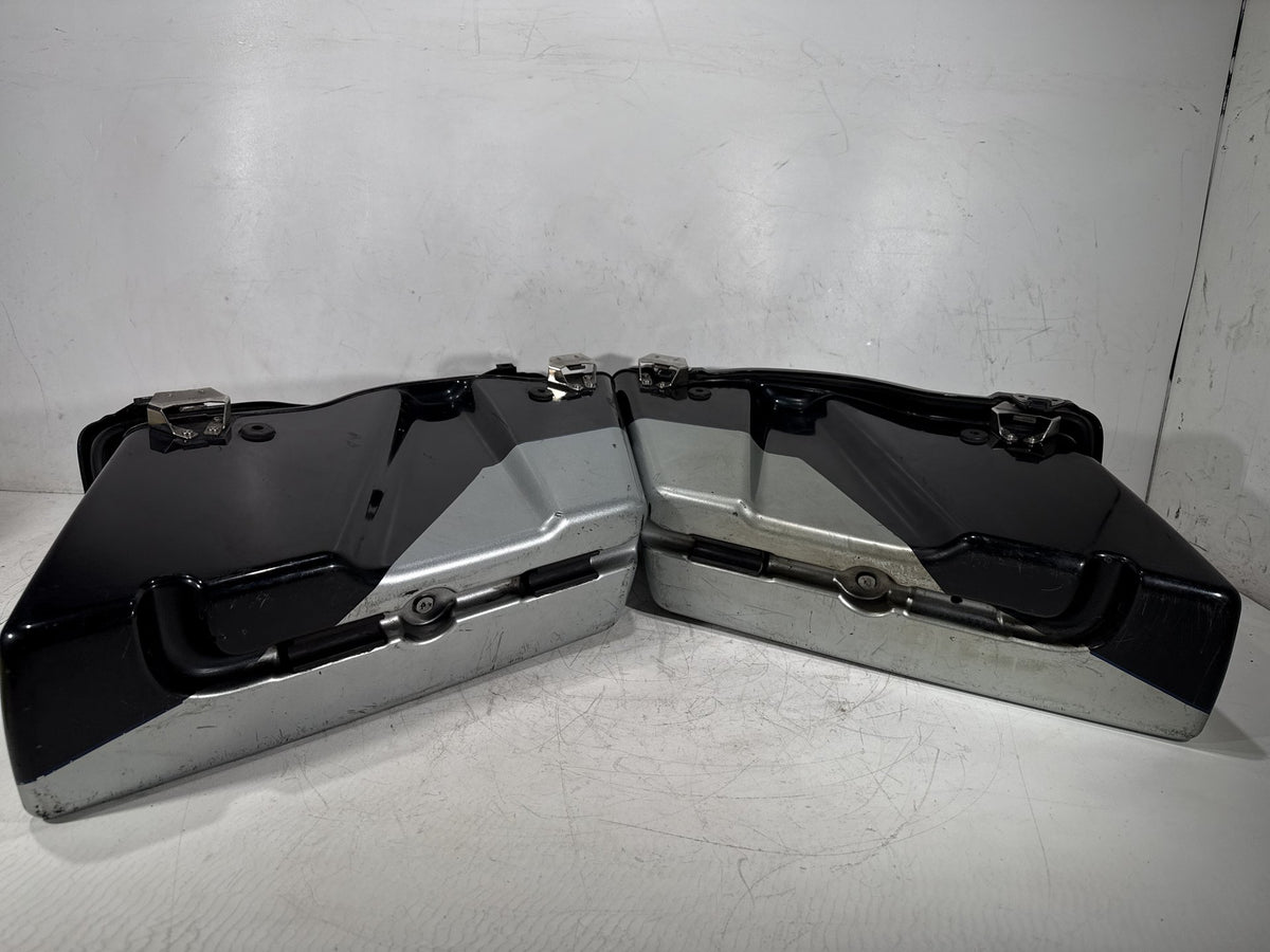 2012 Harley Electra Glide Touring Ultra OEM Left Right Saddlebags Luggage NOKey