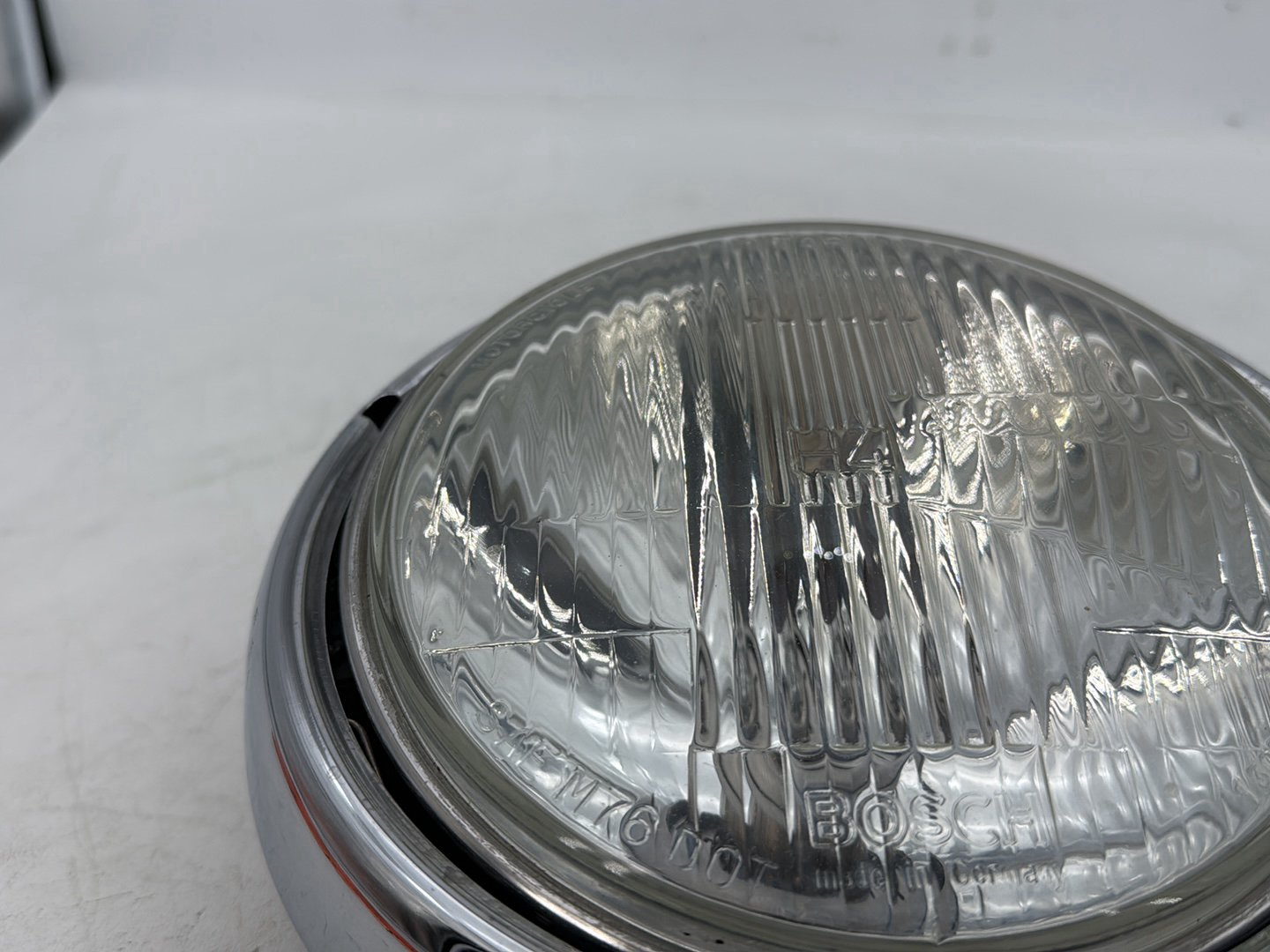 1999 - 2006 Harley-Davidson Touring Road King Police Headlight Headlamp Head Light Halogen  	67702-81A