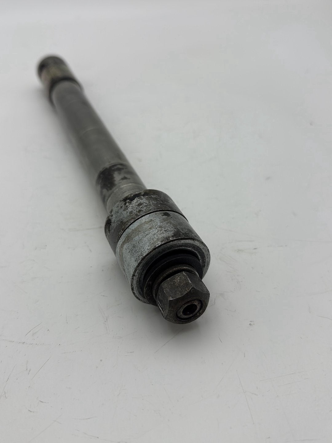 2007 - 2012 Harley-Davidson Dyna Street Bob Front Wheel Axle Bolt Shaft  	40928-06