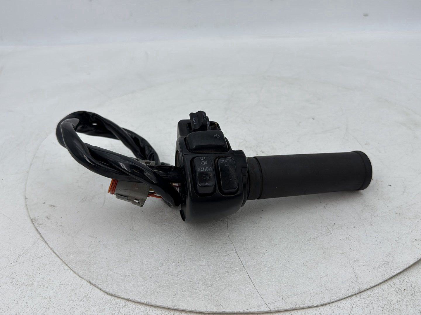 1999 - 2006 Harley-Davidson Touring Electra Glide Ultra Left Turn Signal Headlight Switches Controls 71685-06A