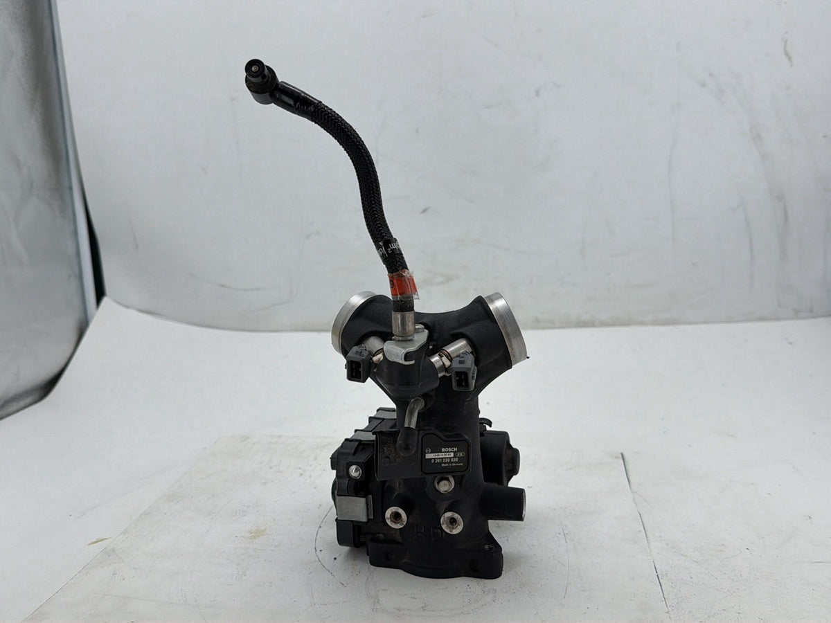 2014 Harley Street Glide Touring FLHXS OEM Engine Intake Manifold Throttle Body