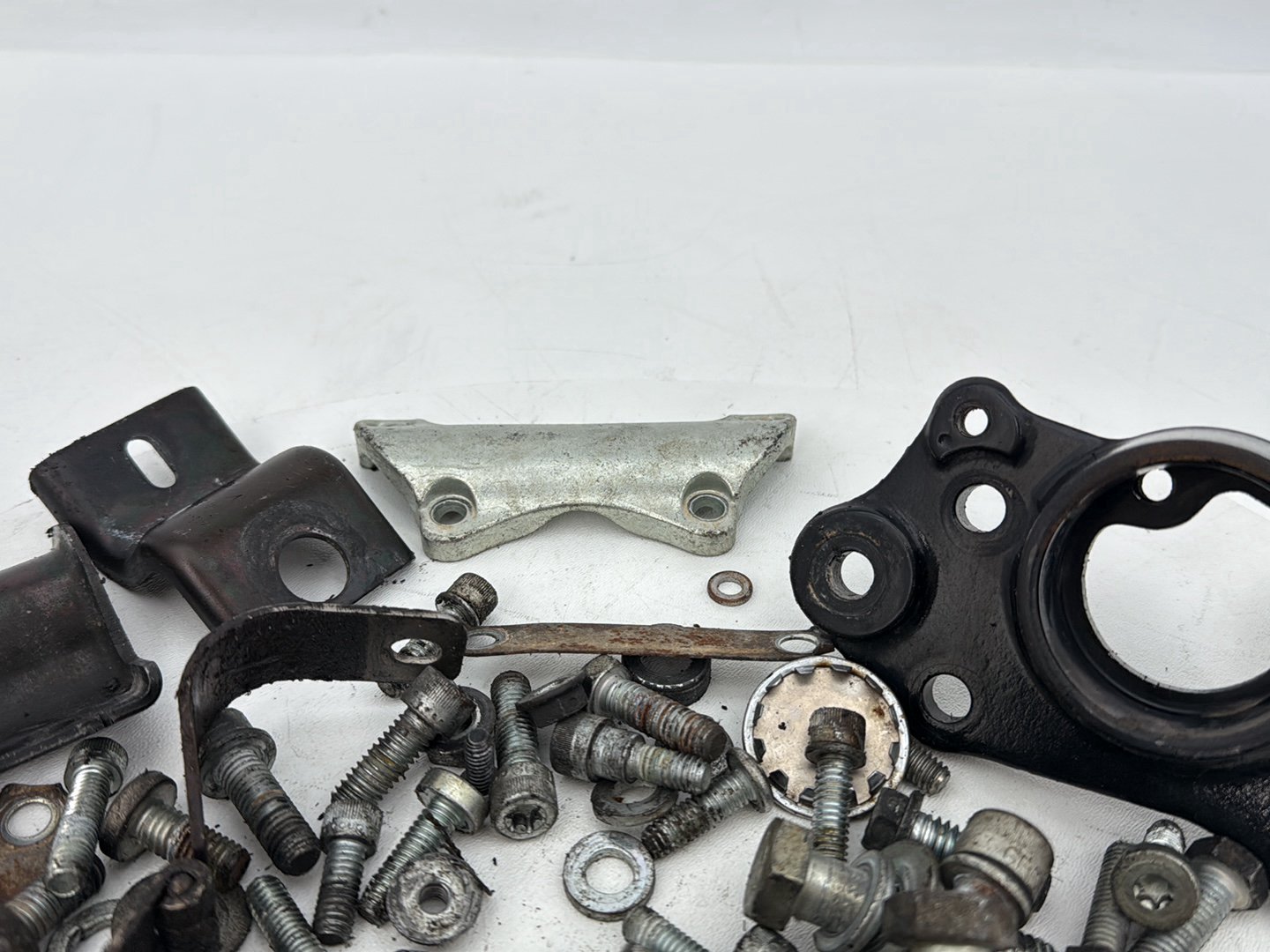 2007 - 2011 Harley-Davidson Touring Electra Glide Ultra Hardware Bolts Nuts & Brackets  	50588-09A