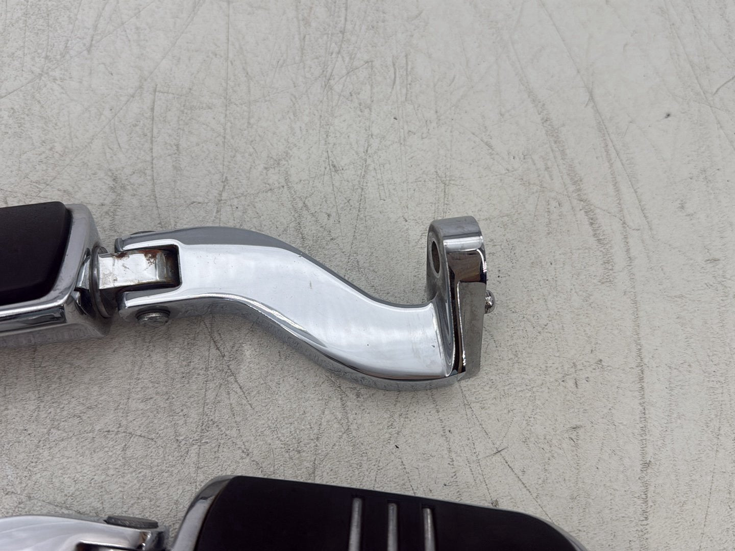 2011 Harley Street Glide Touring FLHX OEM Passenger Left & Right Foot Pegs