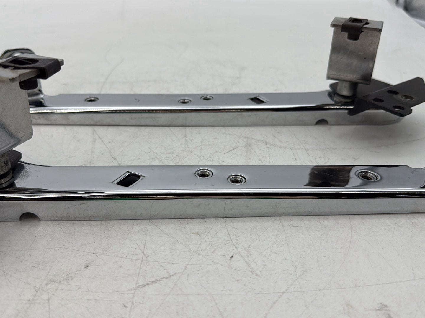 2005 Harley Touring FLHRCI Road King Classic OEM Rear Left & Right Saddlebag Fender Support