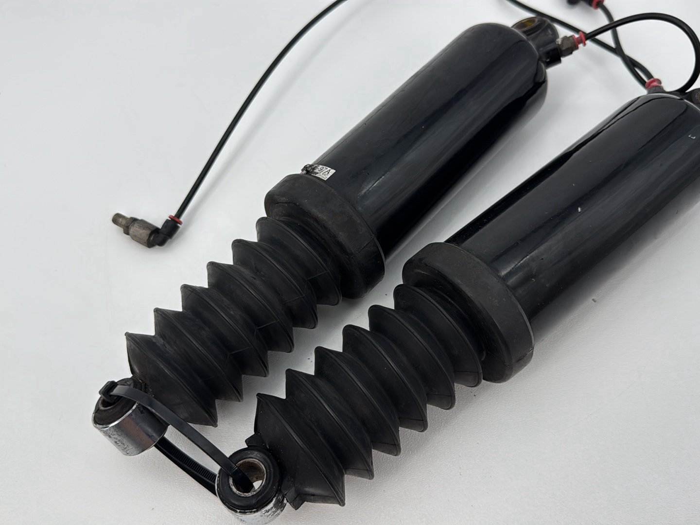 1999 - 2006 Harley-Davidson Touring Electra Glide Classic Rear Left Right Shock Absorbers 54565-97A