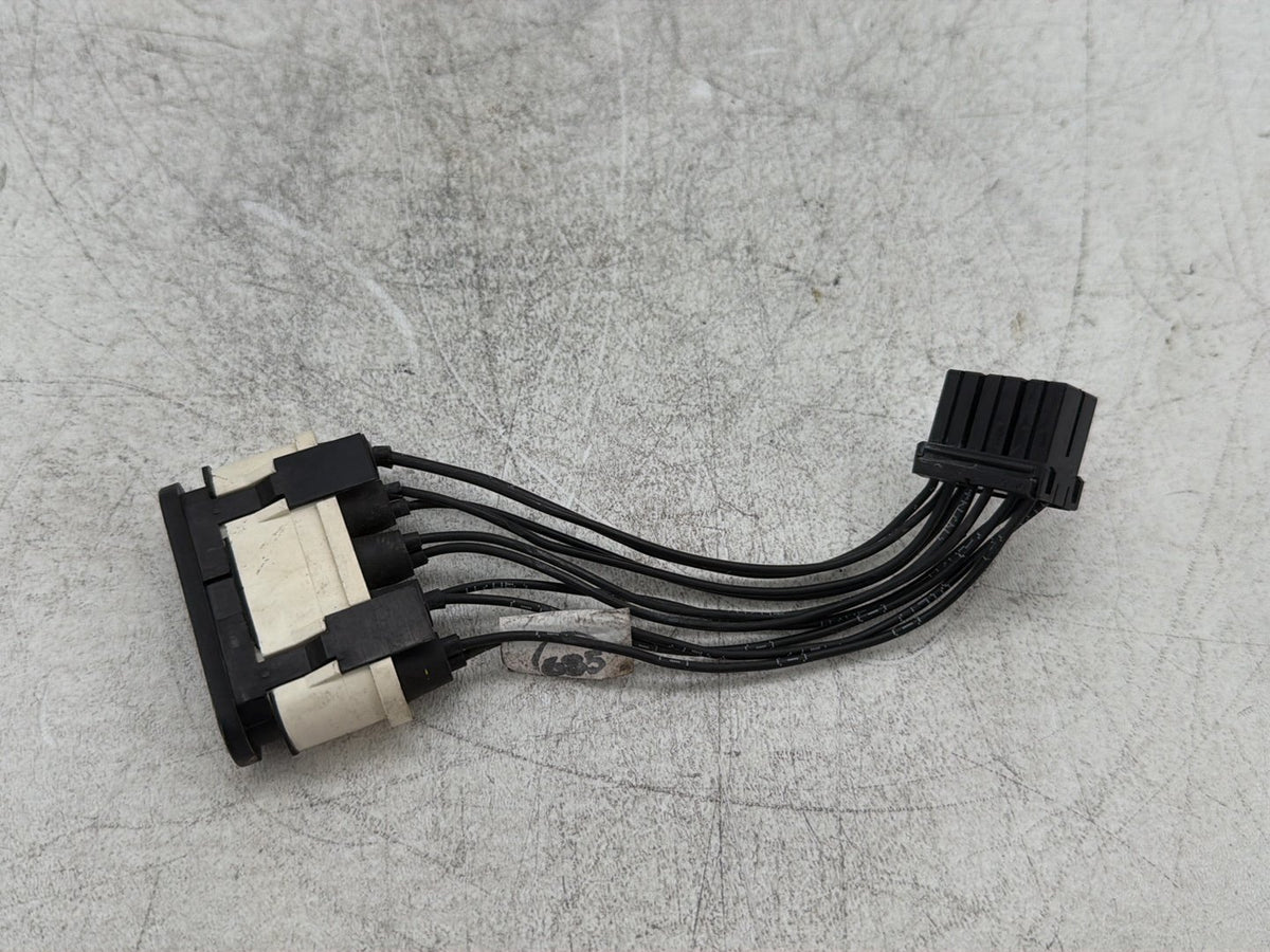 2005 Harley Electra Glide Ultra Dash Indicator Lamp Wire Plug 68789-96A