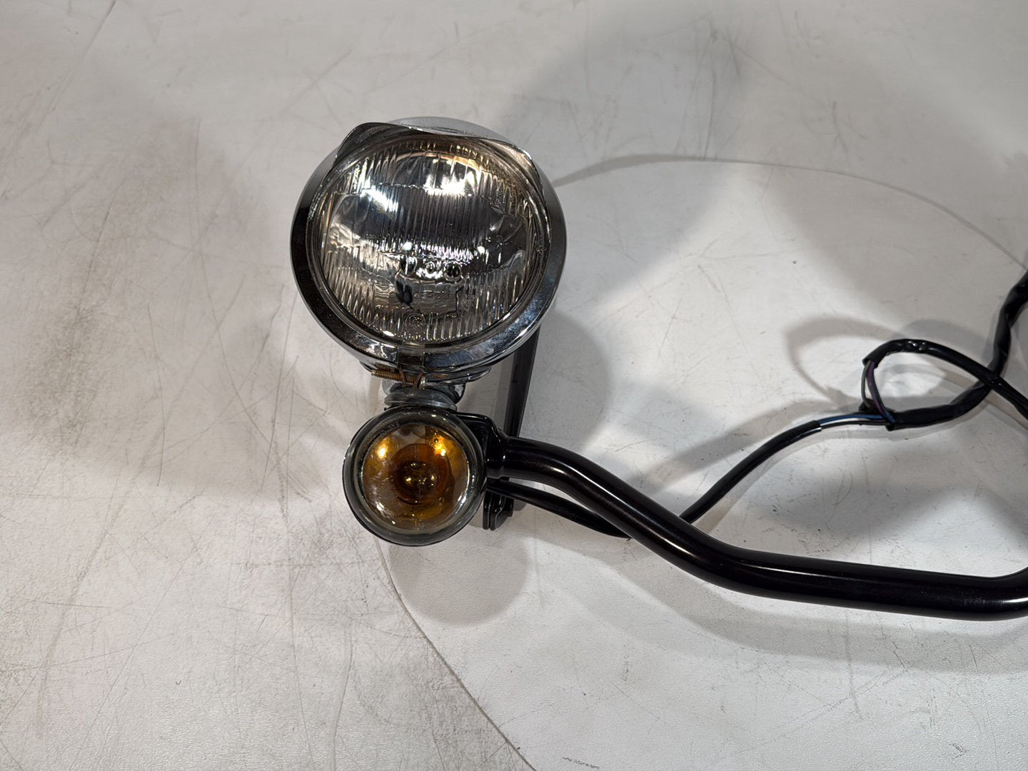 1986 - 1998 Harley-Davidson Softail Heritage Classic Front Turn Signal Indicators Aux Light Bar 57852-02A