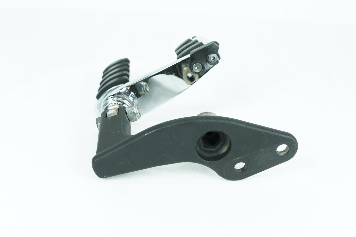 1999 - 2006 Harley-Davidson Dyna Wide Glide Right Driver Foot Controls Peg Rest 42481-92