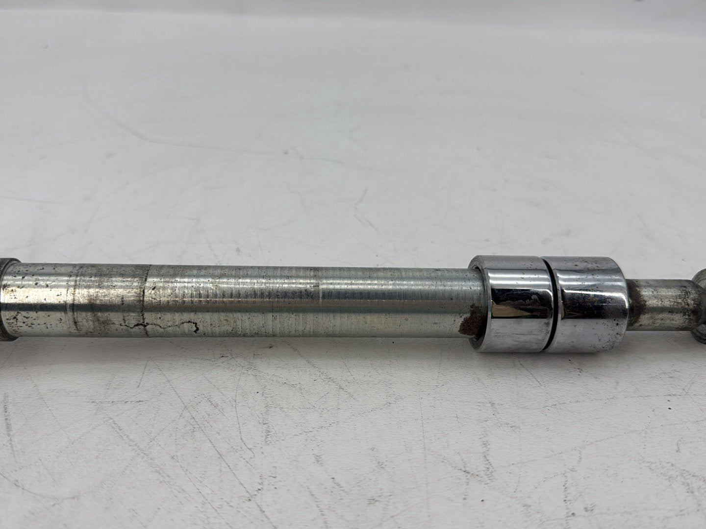 2007 - 2012 Harley-Davidson Touring Electra Glide Ultra Front Wheel Axle Bolt Shaft 	41547-07A