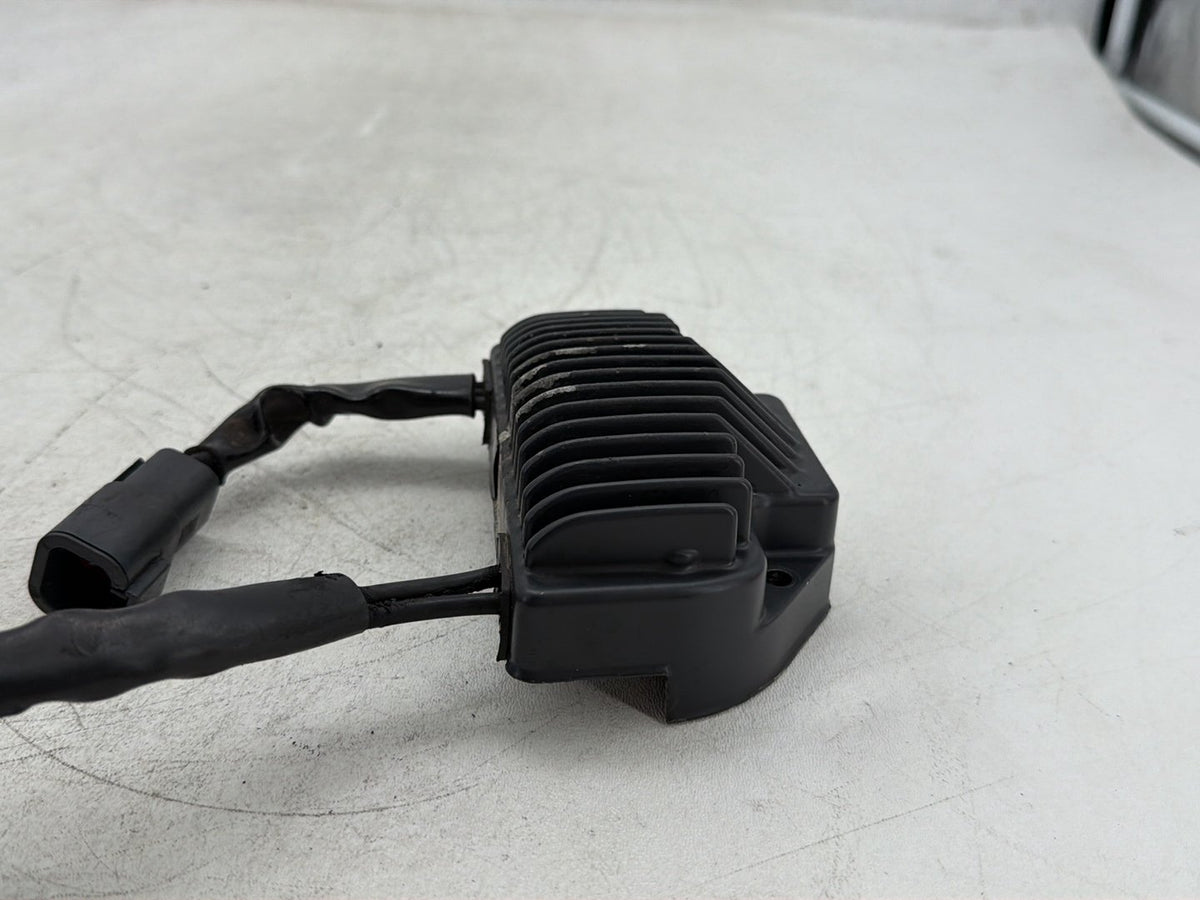 2007 Harley Dyna Street Bob FXDB OEM Voltage Regulator Rectifier