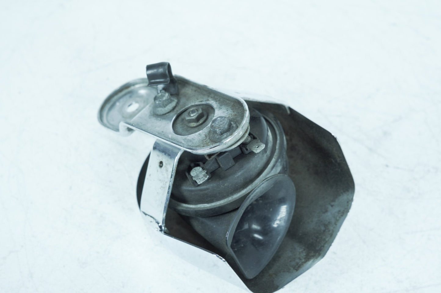 2001 Harley Dyna FXDXT Super Glide T-Sport OEM Horn Signal Klaxon Chrome Cover
