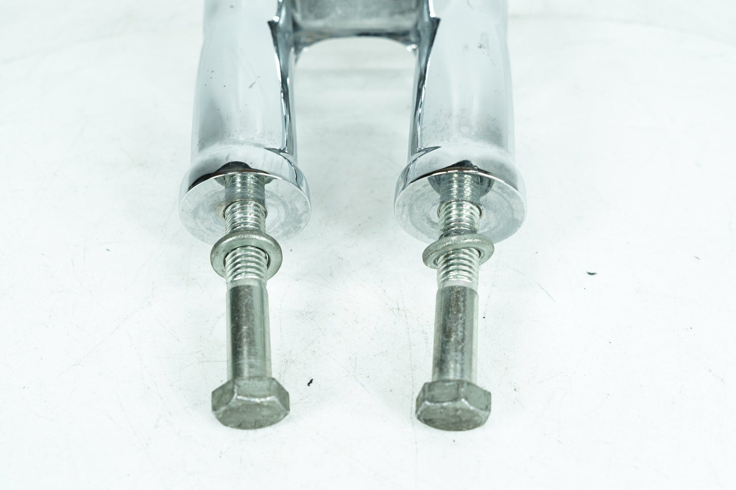 1999 - 2006 Harley-Davidson Softail Deluxe Front Handlebar Riser Top Clamp Chrome 55903-05