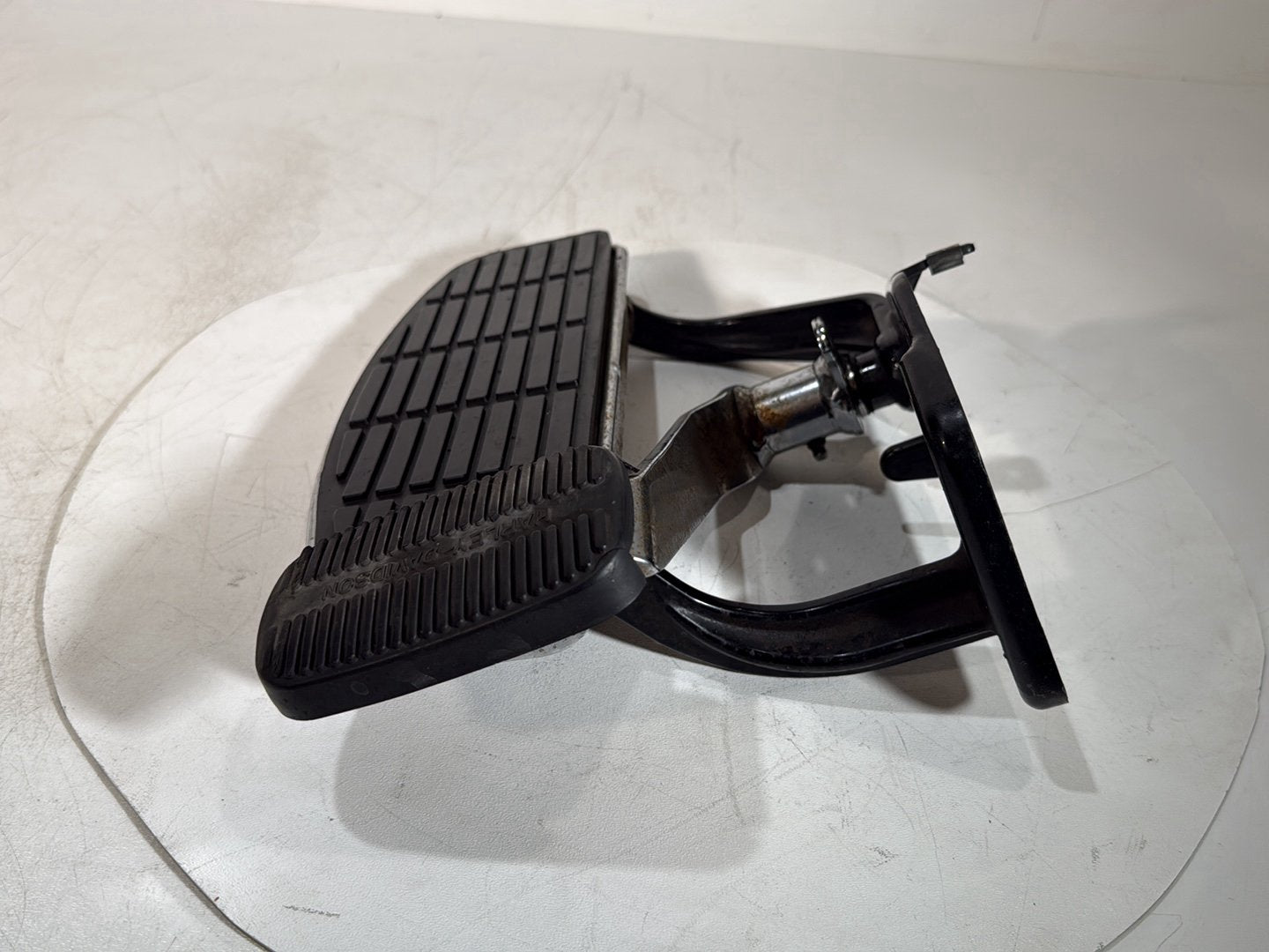 1986 - 1998 Harley-Davidson Softail Heritage Classic Right Driver 1 Floorboard Foot Rest 42431-87A , 42407-87C