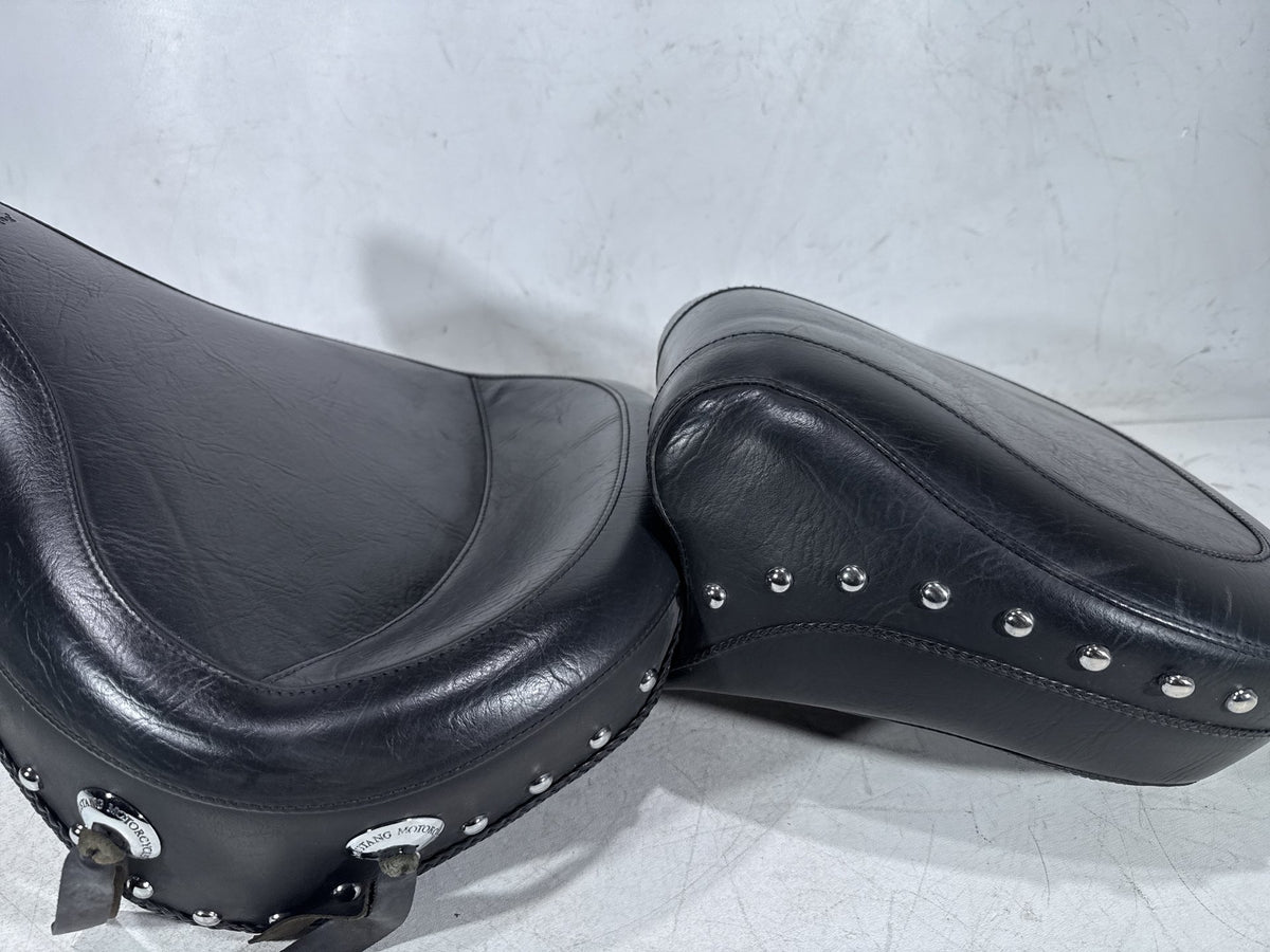 01 Harley Heritage Softail Classic Passenger Rider Driver Seat Saddle MUSTANG