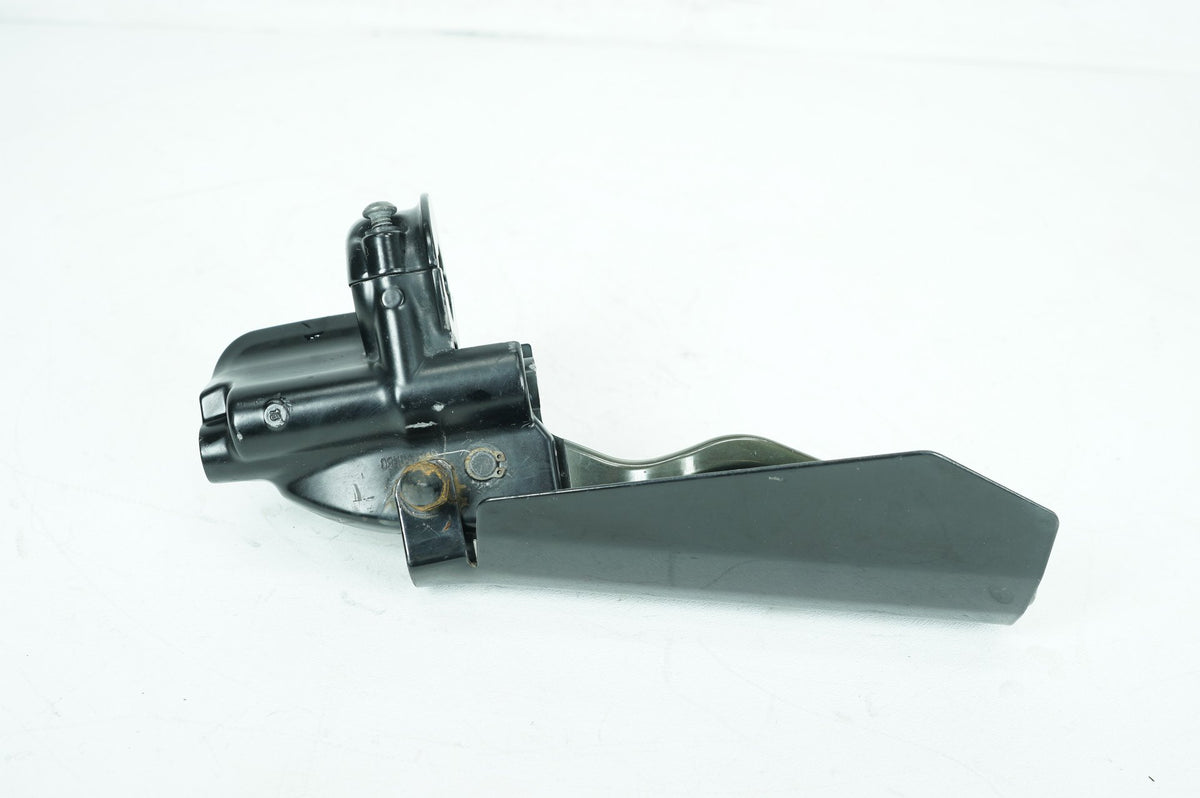 2012 Harley Touring Electra Glide Ultra Front Right Brake Lever Master Cylinder