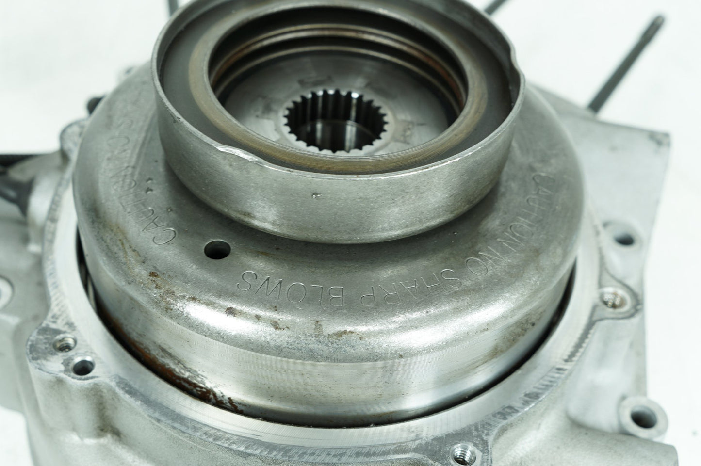 2007 - 2016 Harley-Davidson Dyna Super Glide Custom Crankcase Shaft Engine Motor Cover 24649-06
